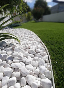Décoration jardin galet blanc marbre