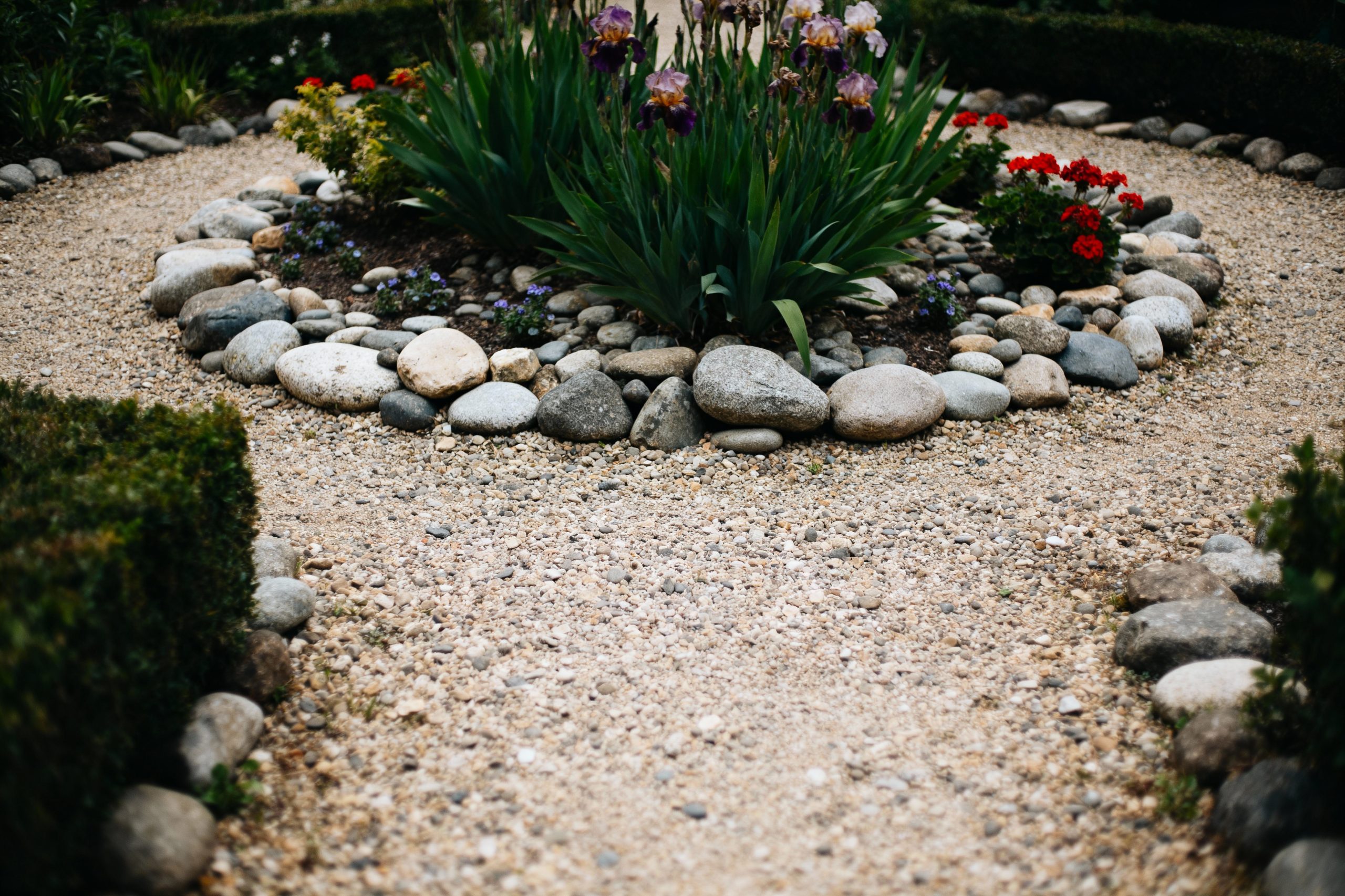 que faire avec des galets dans un jardin